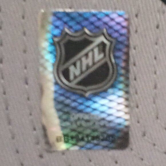 TORONTO MAPLE 🍁 LEAFS BALL CAP from FAN FAVORITE OFFICIAL NHL LICENSED PRODUCT - Picture 5 of 8